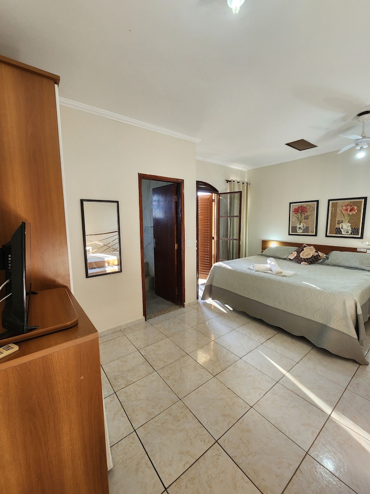 Suite, Jetted Tub