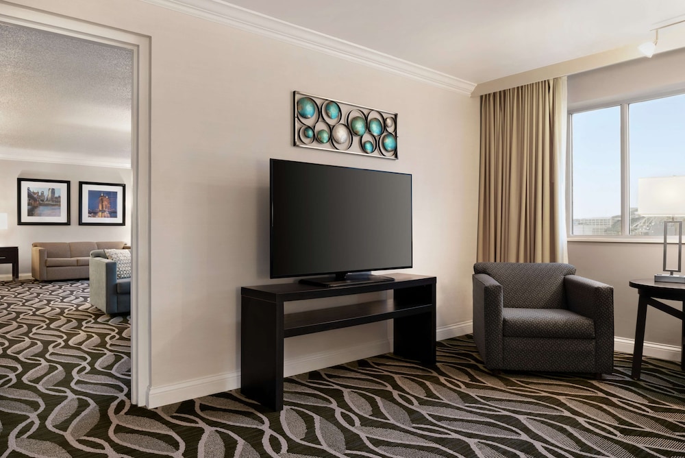 Presidential Suite, 1 King Bed, Non Smoking photo 2