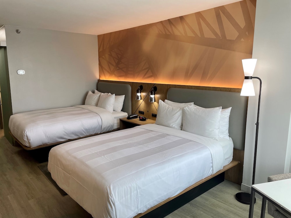 Room, 2 Double Beds (Hearing Accessible) - Photo 2