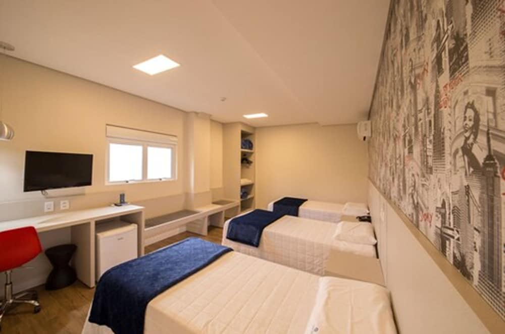 Deluxe Triple Room, Multiple Beds photo 3