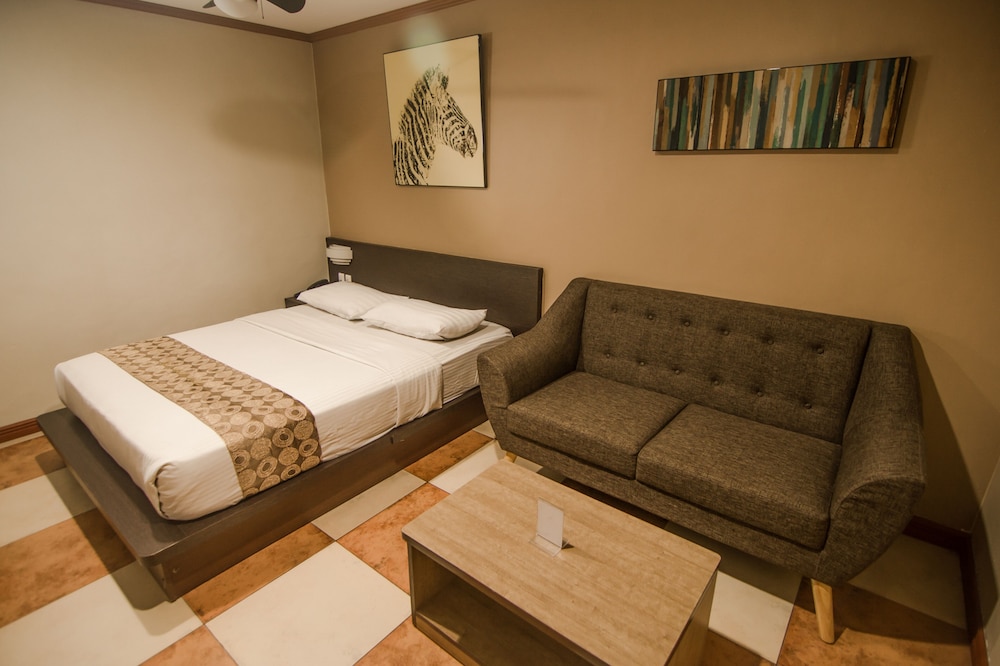 Deluxe Double Room, 1 Queen Bed, Non Smoking - Photo 11