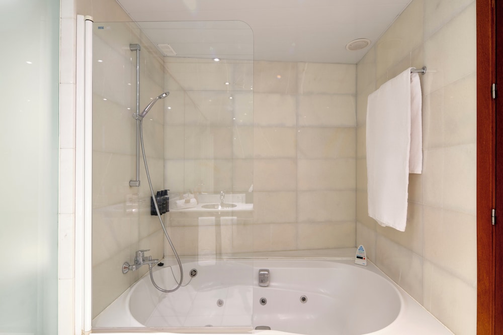 Suite - Photo 6