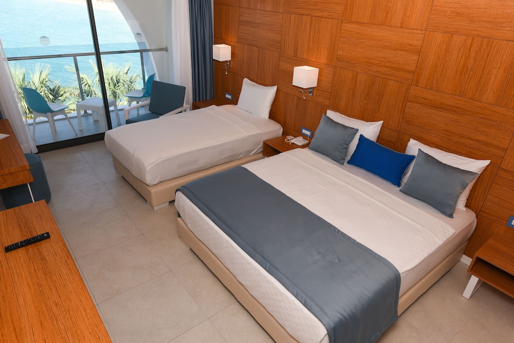 Grand Room, Sea View