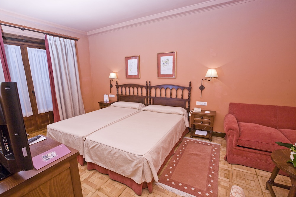 Standard Twin Room photo 2