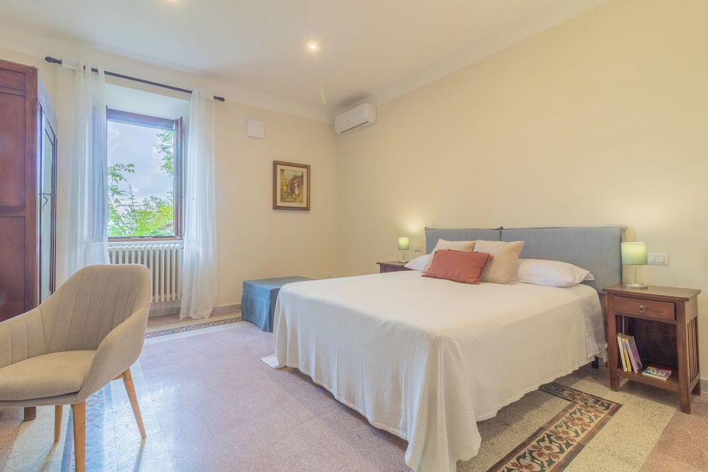 Comfort Room, Lake View