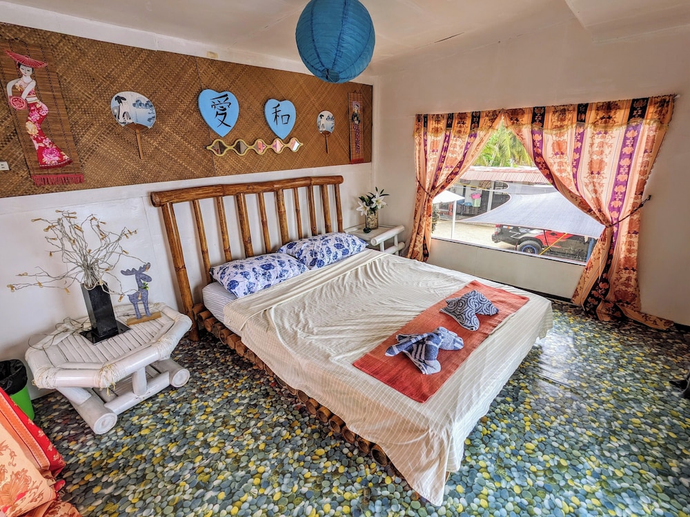 Romantic Cabin, 1 Bedroom, Beach View, Oceanfront photo 2