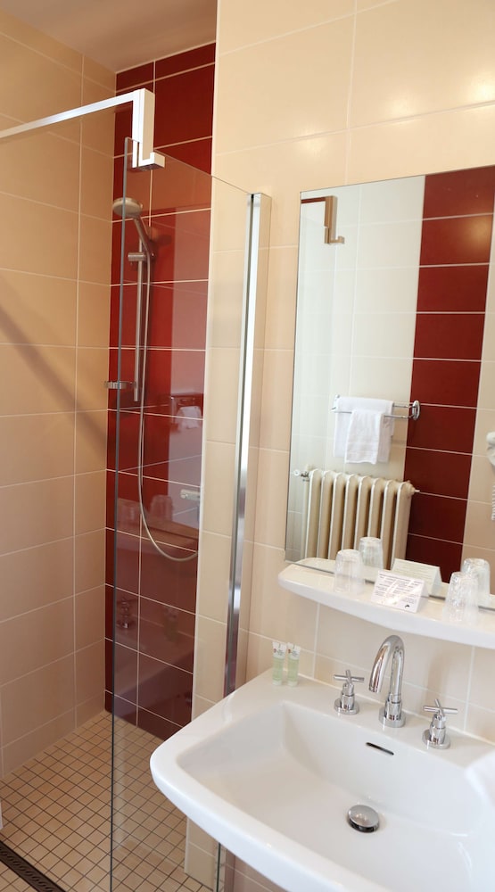Junior Suite, Multiple Beds, Non Smoking, Bathtub (Larger Room;Twin bed on request) Junior Suite, Multiple Beds, Non Smoking, Bathtub (Larger Room;Twin bed on request)