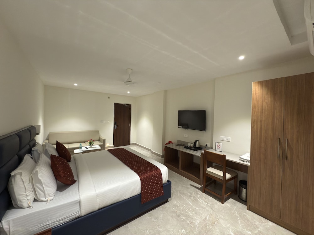 Junior Suite, City View