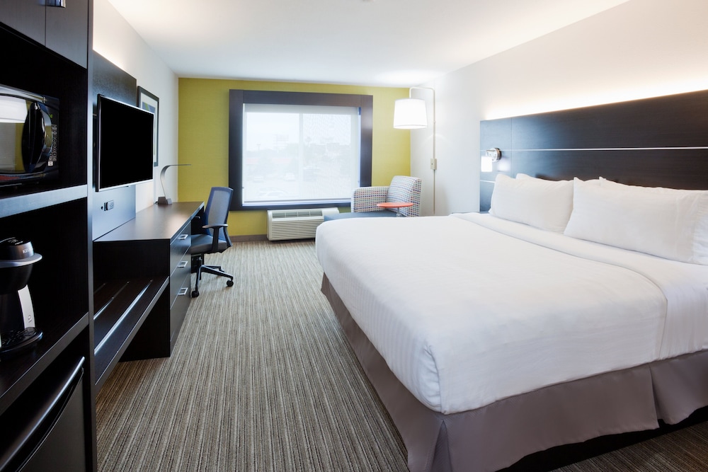 Standard Room, 1 King Bed - Photo 1