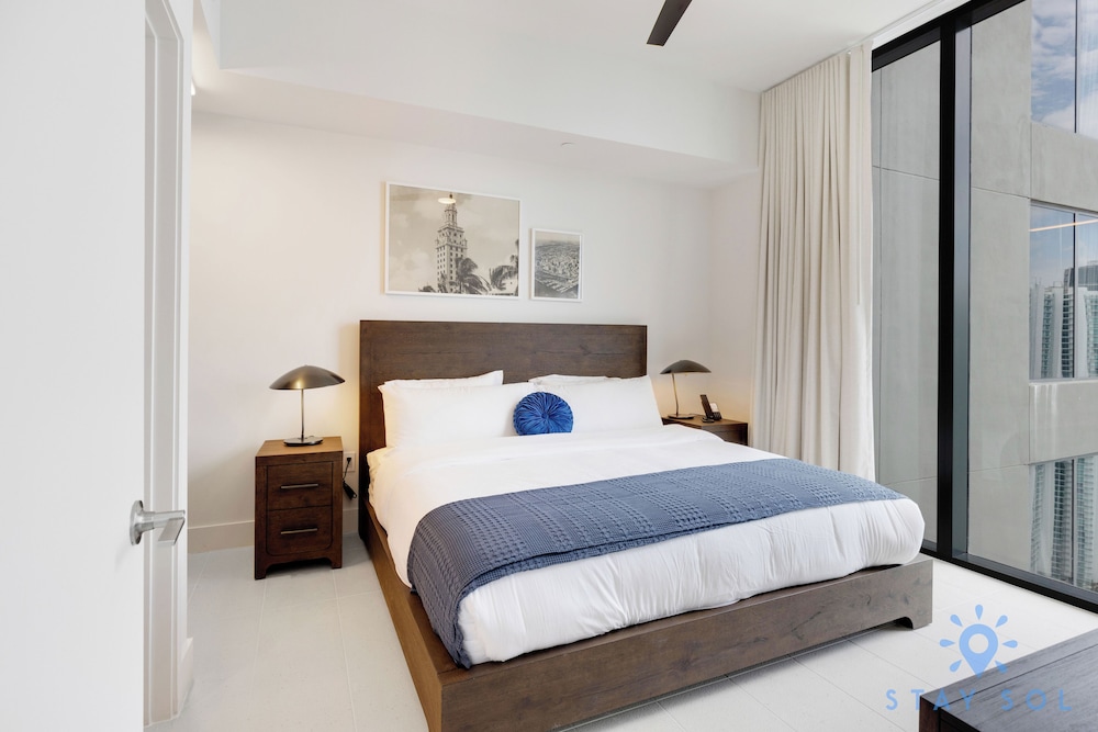 Classic Apartment, 1 King Bed with Sofa bed, Balcony, City View photo 1