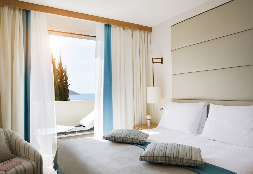 3 Bedroom Residence Sea View photo 2