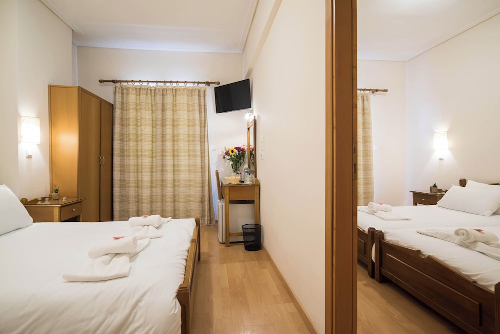Classic Quadruple Room