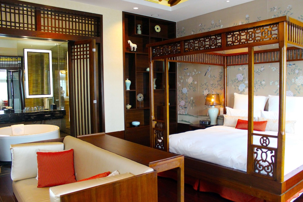 Presidential Suite photo 3