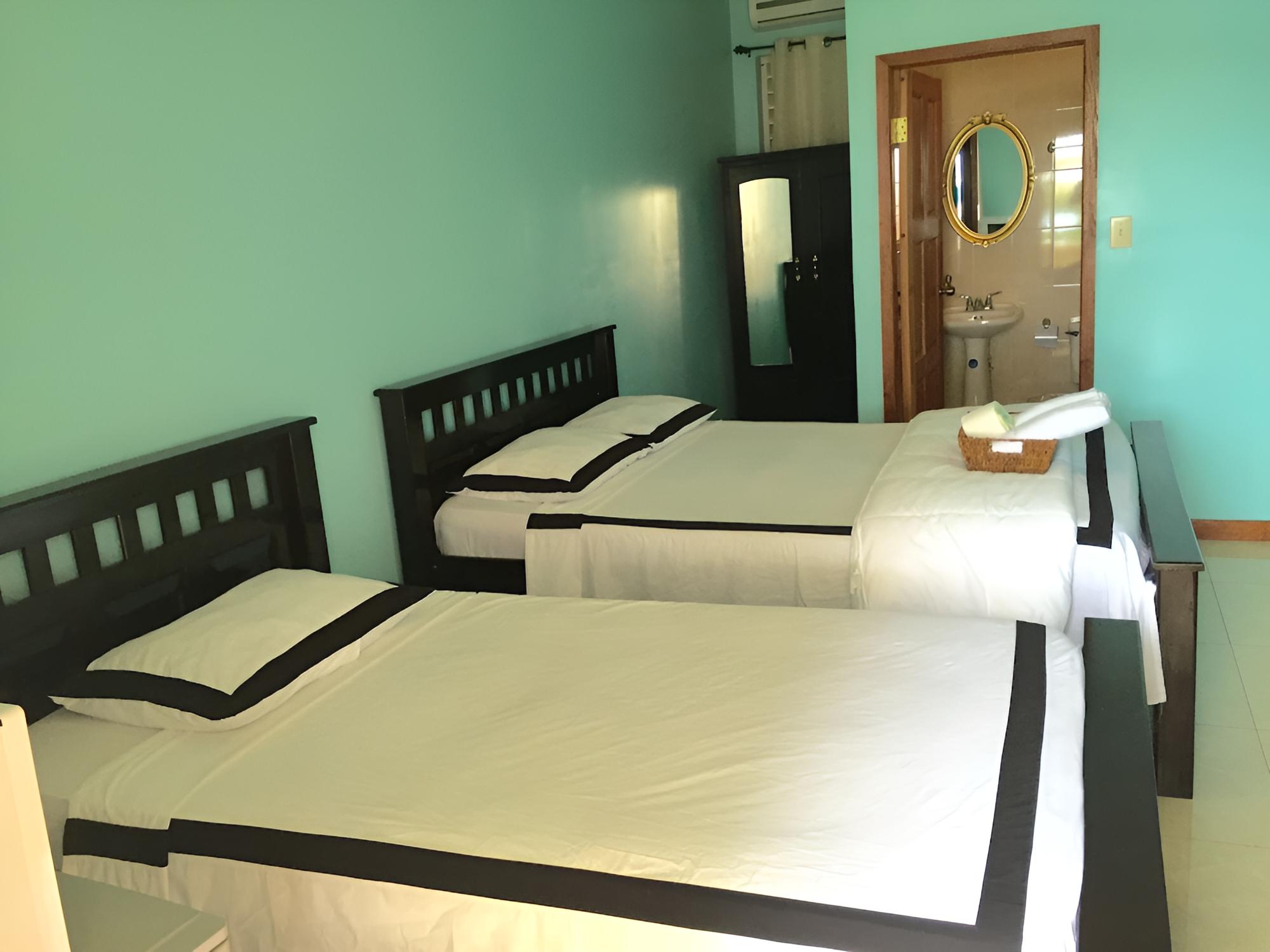 Standard Double Room, 2 Queen Beds, Beachside photo 1