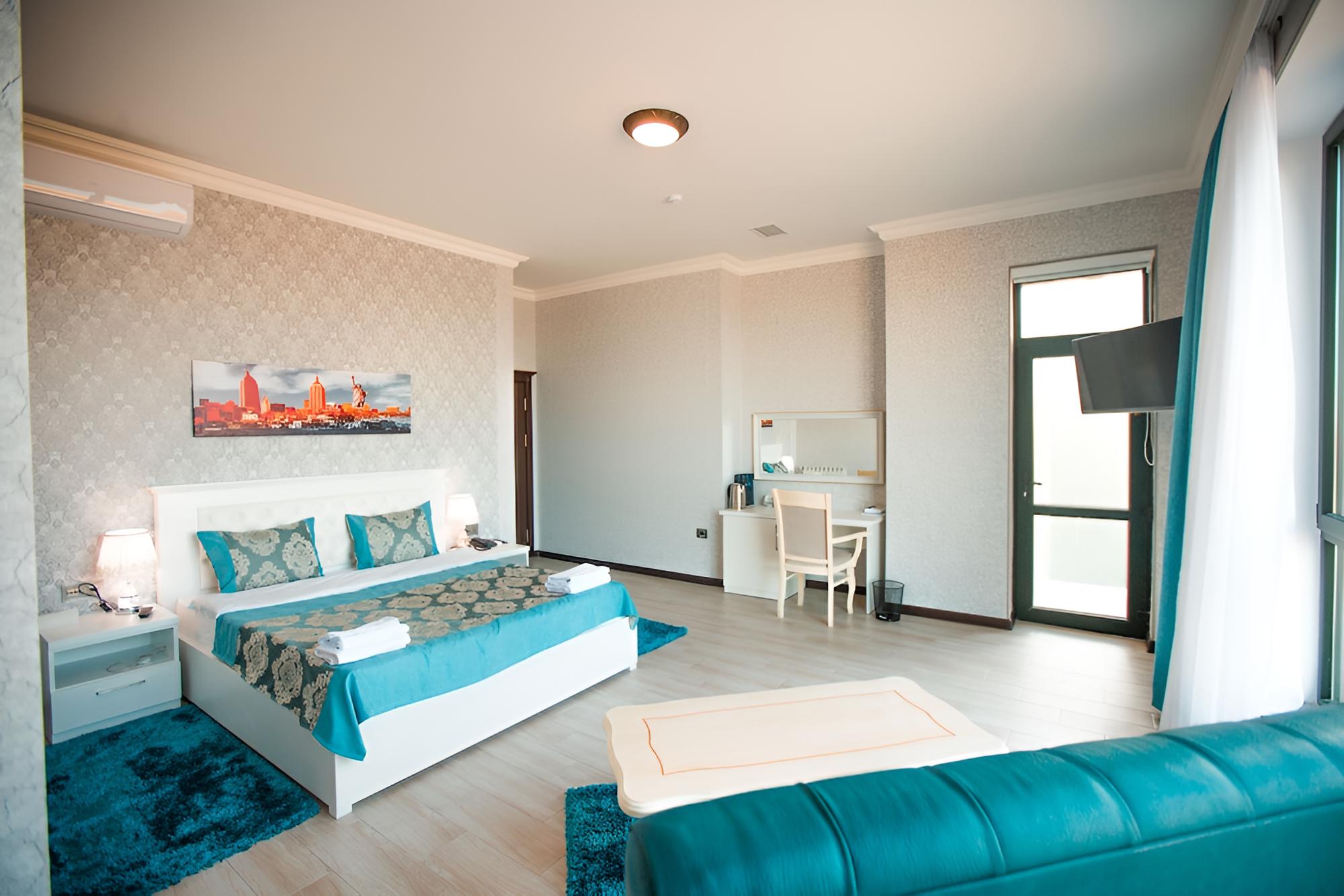 Family Triple Room, 2 Bedrooms photo 2
