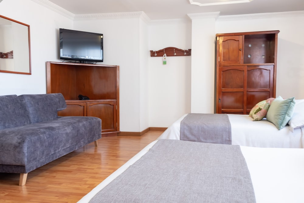 Room, Multiple Beds photo 1
