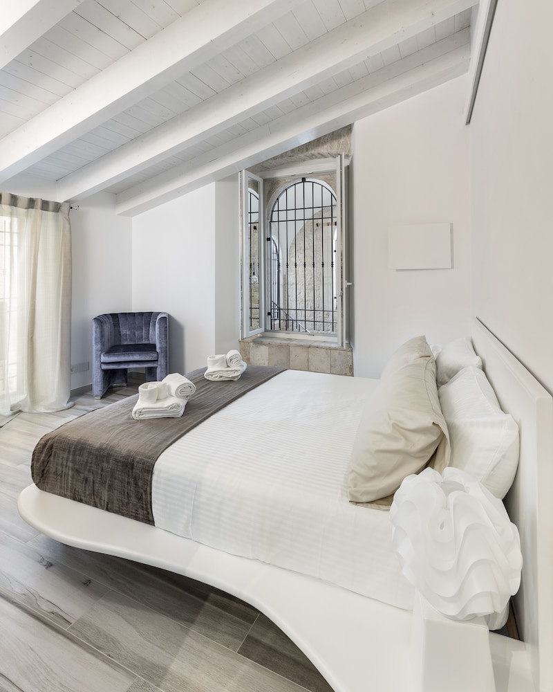 Elite Condo photo 1