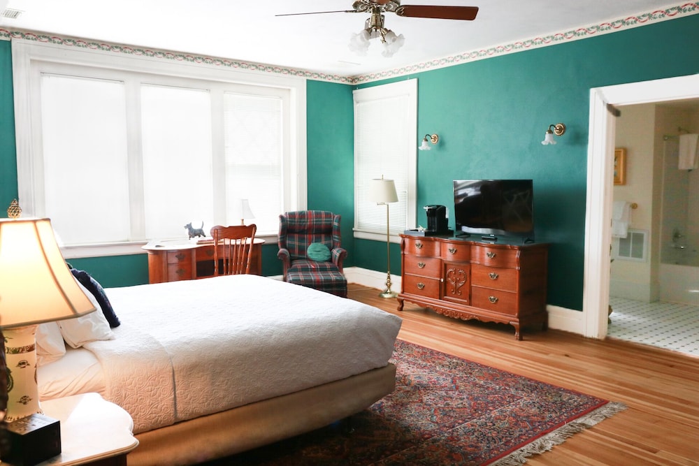 Falls Room photo 3