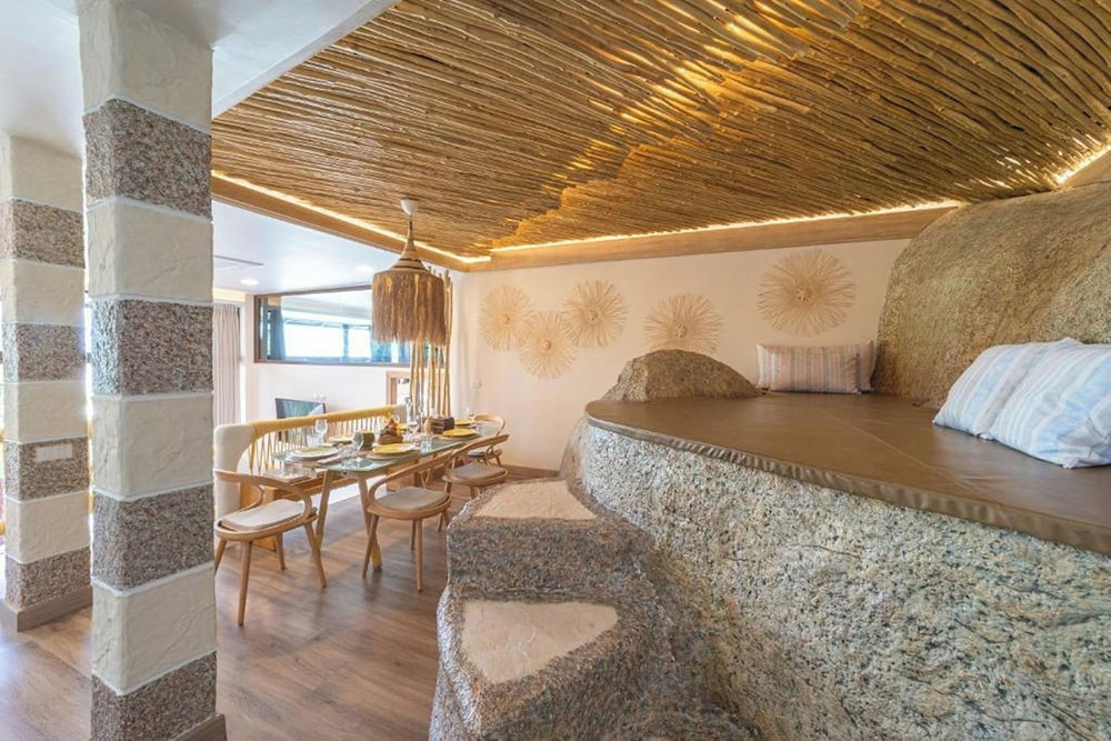 3 Bedroom Villa with Private Swimming Pool - Photo 20