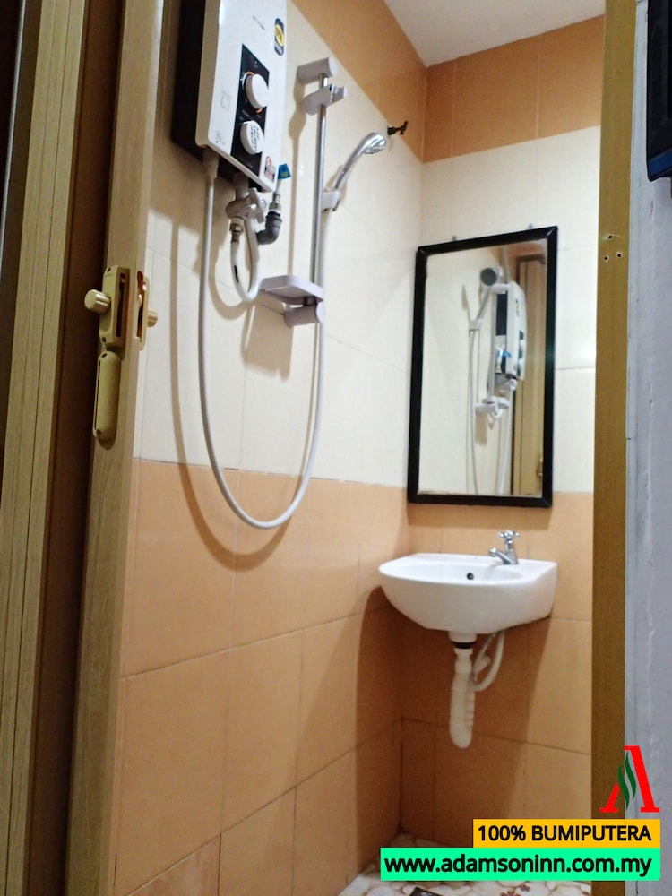 Standard Triple Room, Multiple Beds, No Windows