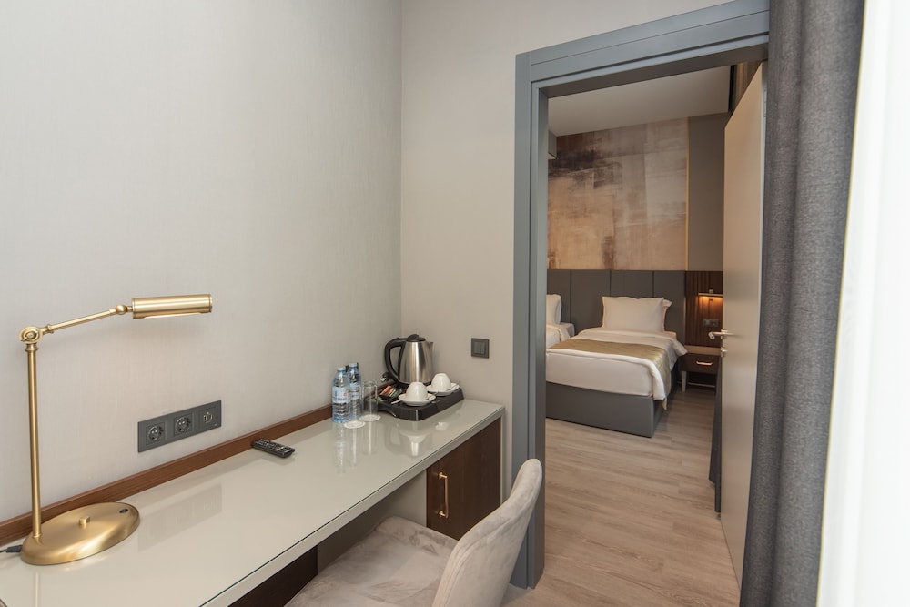 Executive Suite, Multiple Beds, Non Smoking photo 2