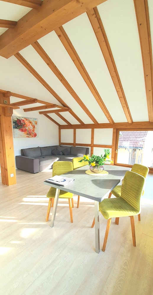 centrally located, modernly furnished 4 room apartment (128 m²) photo 2