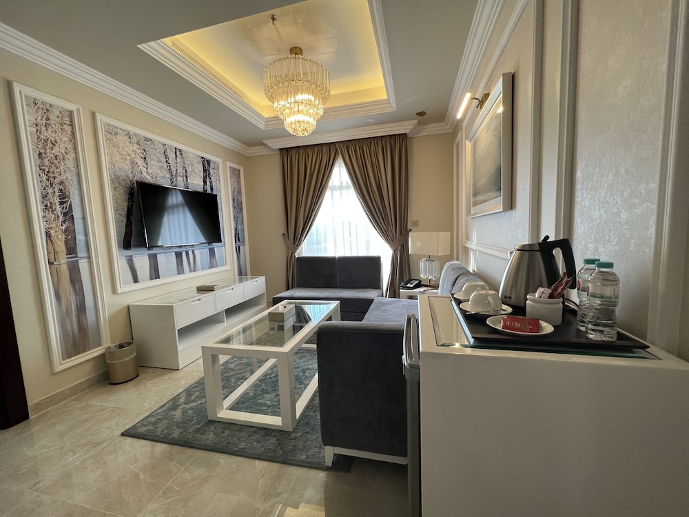 Junior King Suite - Photo 4