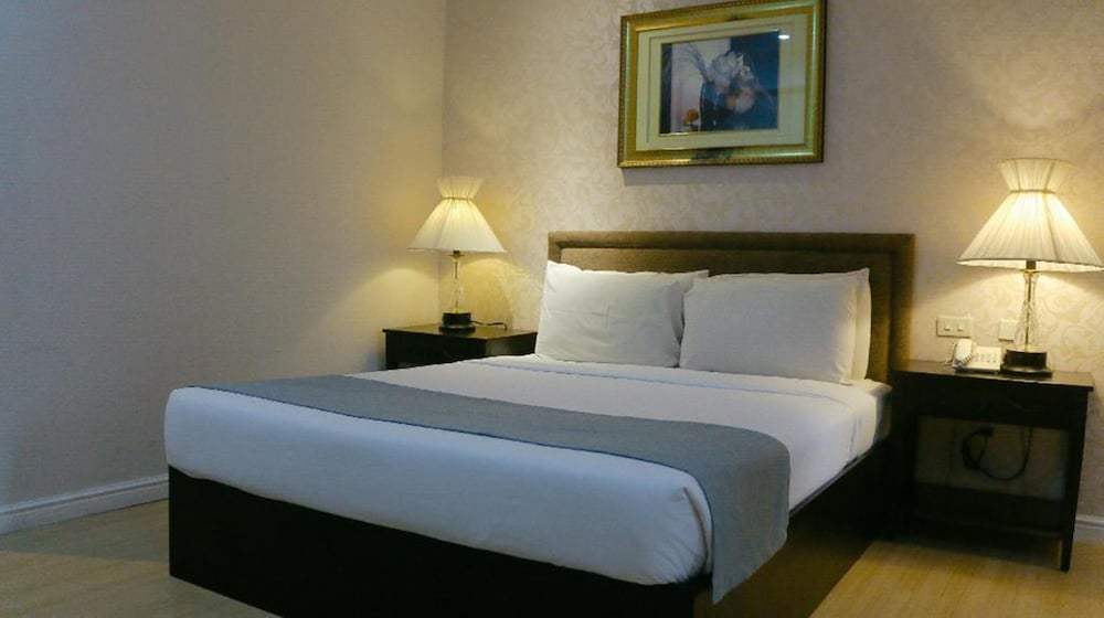 Junior Suite Queen photo 3