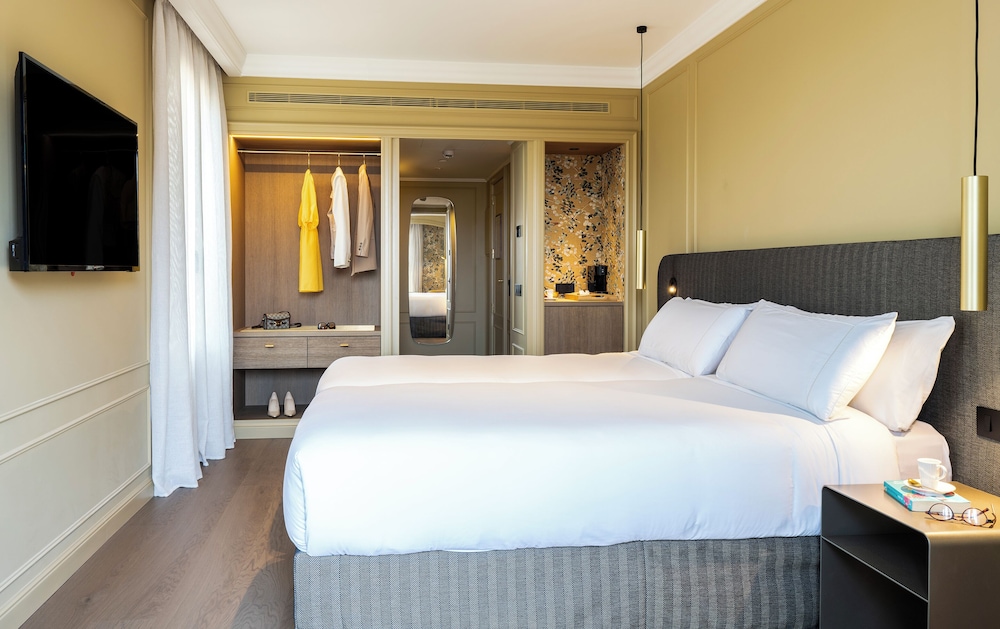 Superior Room, Terrace (Avenida)