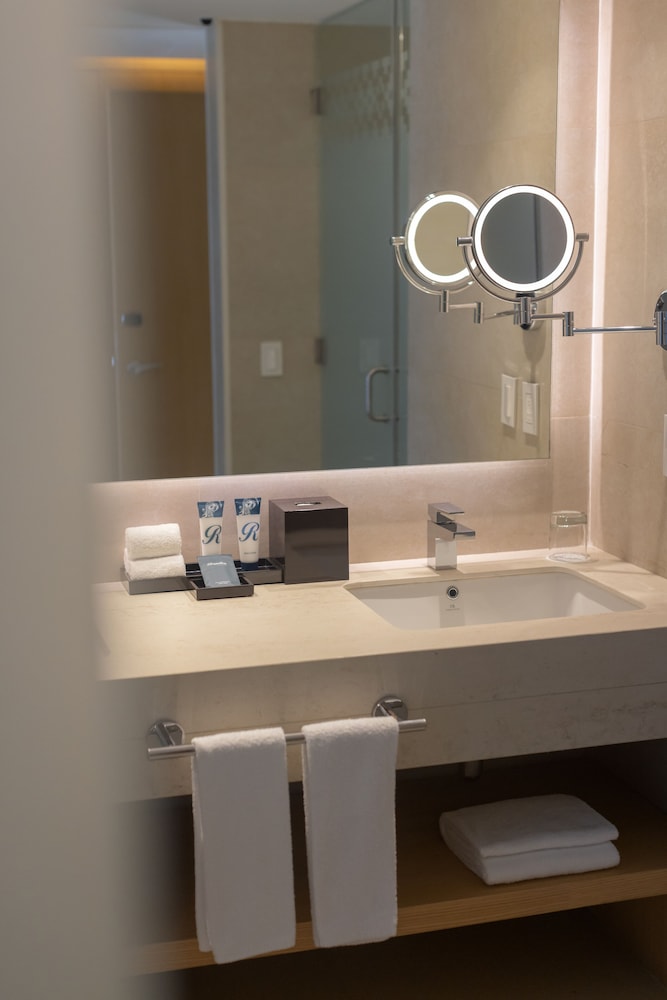 Luxury Junior Suite Ocean View Diamond Club - Photo 7