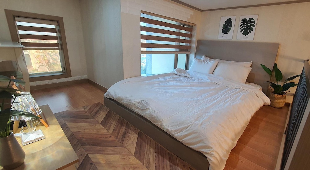 Basic Room, 1 Bedroom (Antique Room 204 (Ocean View/Spa)) - Photo 6