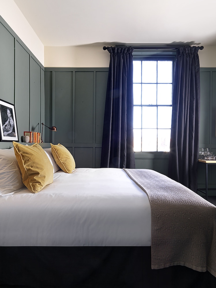 Large Double Room photo 3