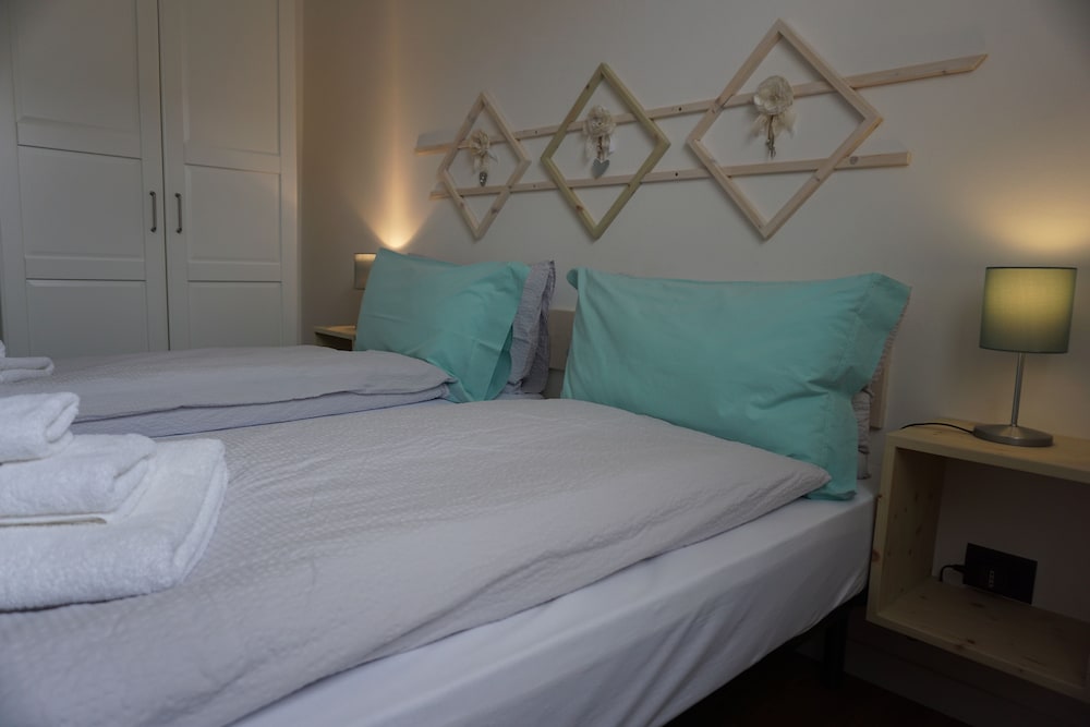 Double Or Twin Room, Shared Bathroom (Acquamarina)