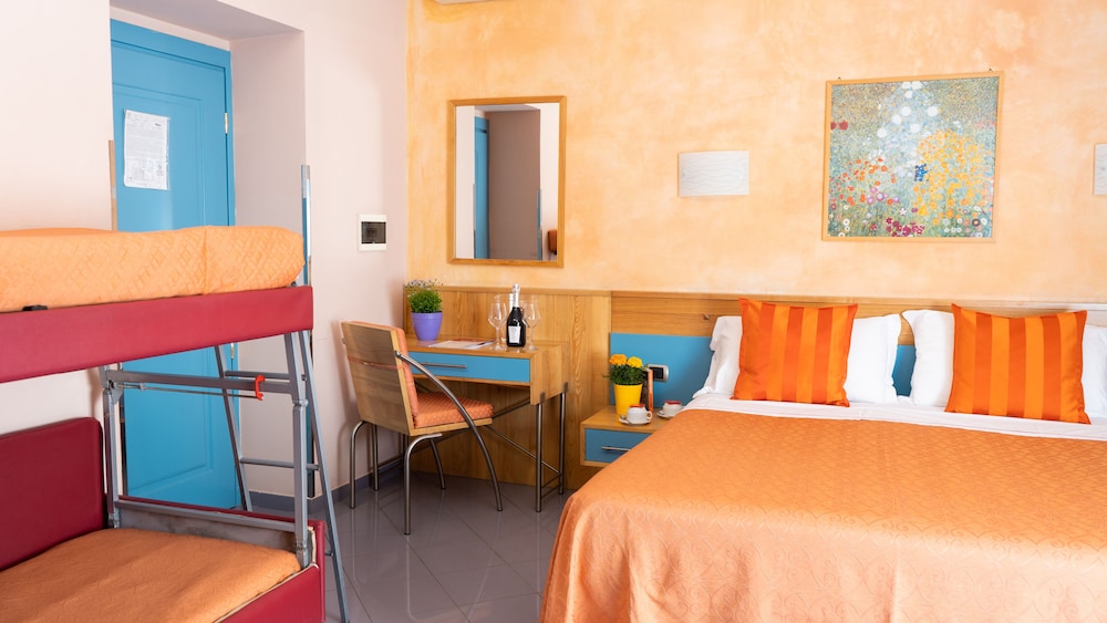 Triple Room - Photo 1