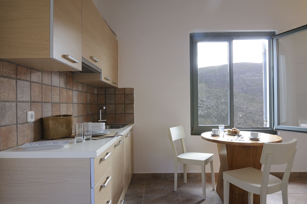 Suite, Partial Sea View photo 2