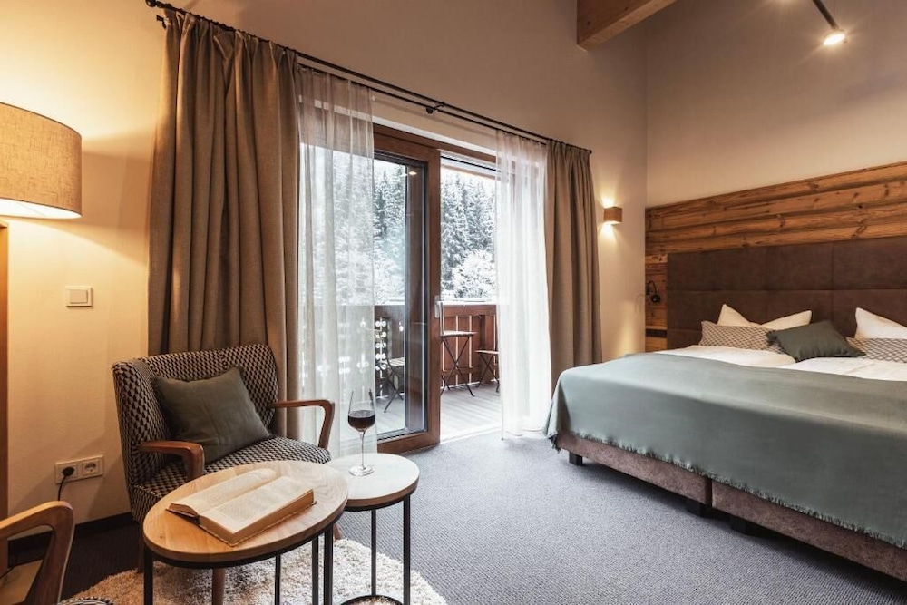 Deluxe Double Room, Balcony, Mountain View