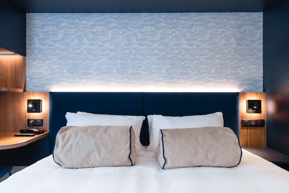 Available room