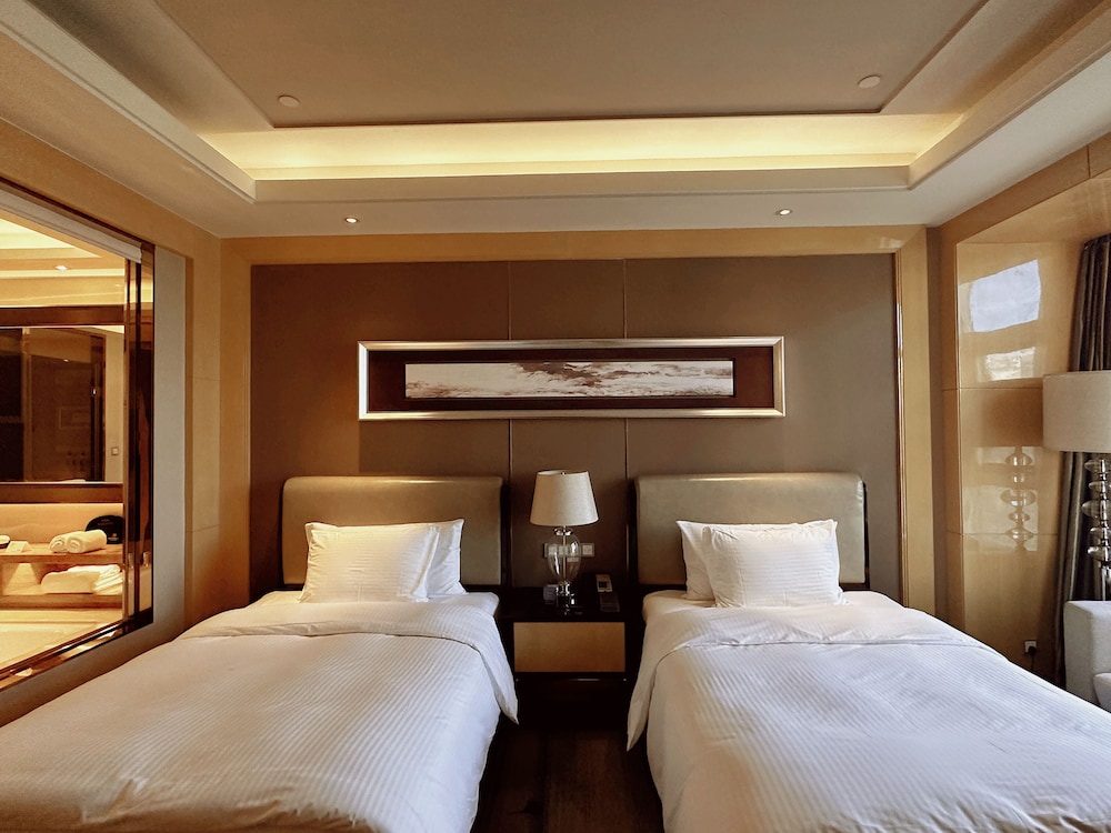 Grand Deluxe Twin Room photo 3