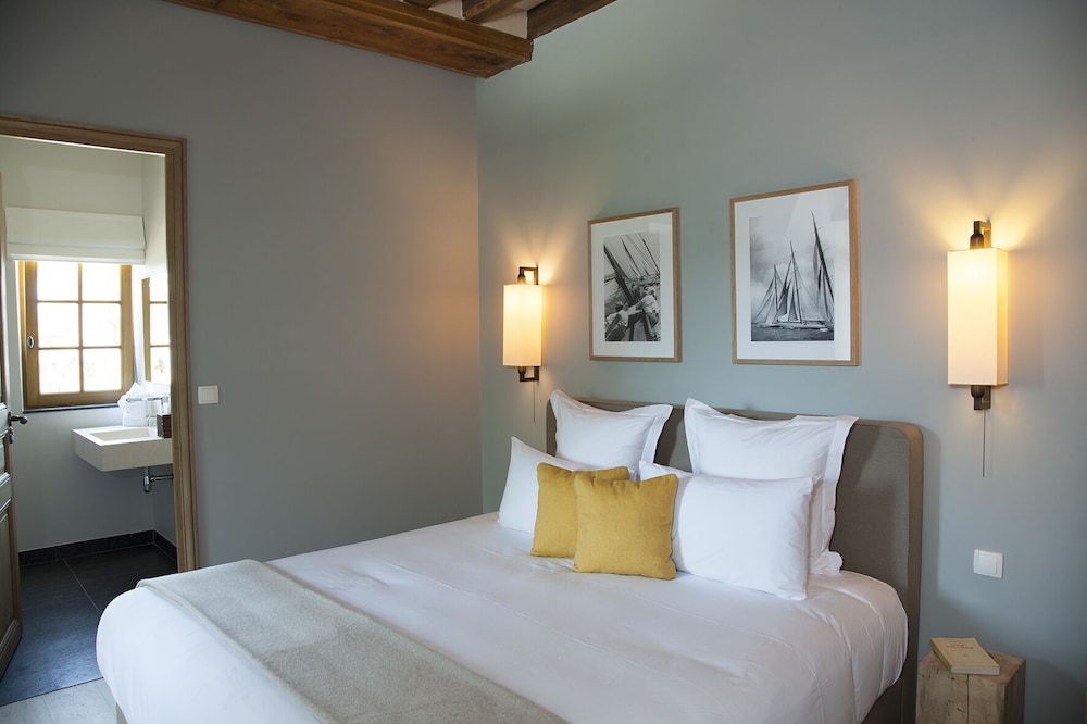 Classic Double Room, 1 King Bed, Private Bathroom photo 2