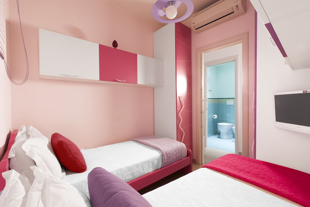 Apartment, 3 Bedrooms, Smoking, 2 Bathrooms