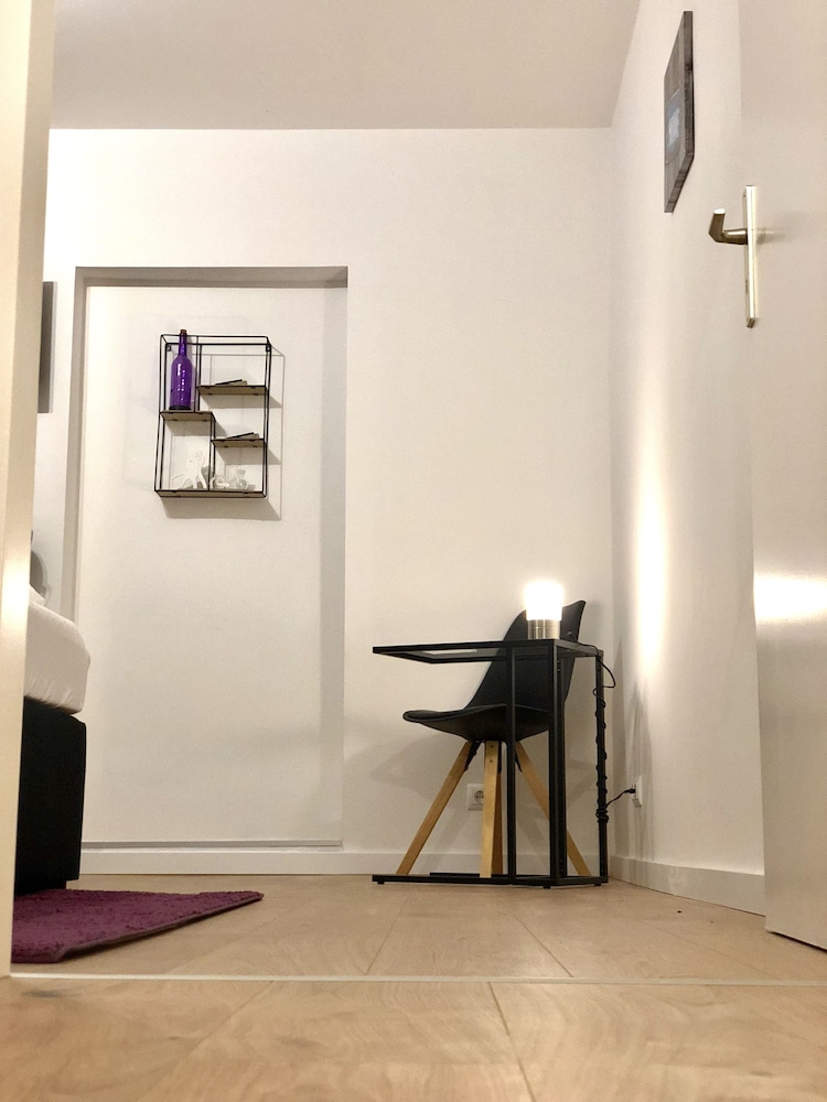 Signature Double Room, 1 King Bed, Non Smoking photo 3