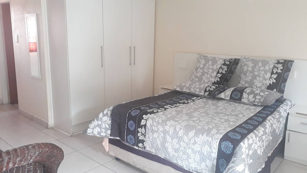 Basic Room photo 3
