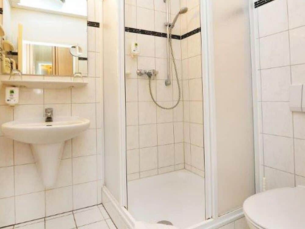 Single Room photo 2