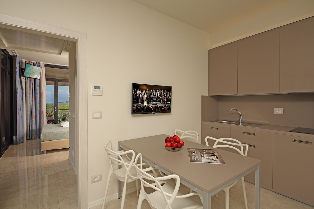 Deluxe Apartment, 1 Bedroom (5 people) photo 2