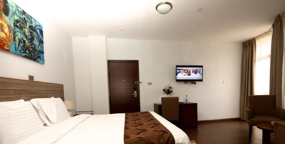 Deluxe King Room photo 2