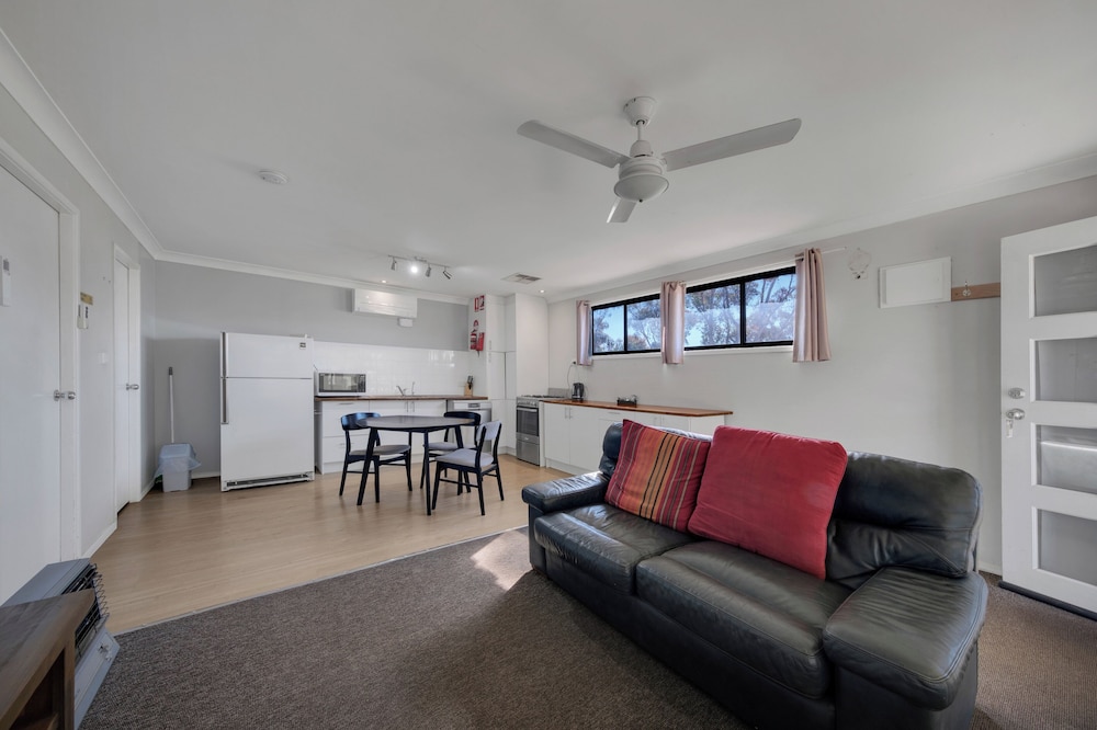 Standard 2 Bedroom House - Not Pet Friendly photo 3