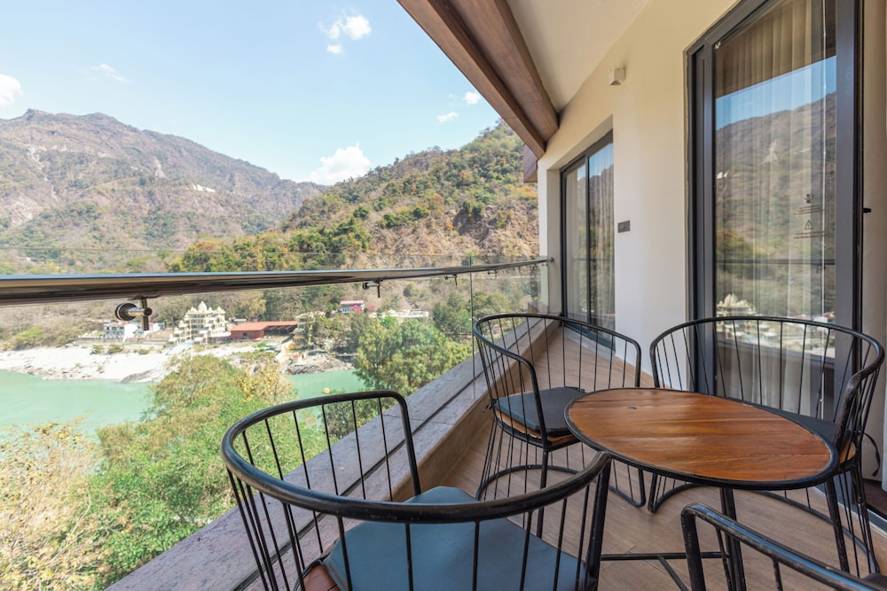 Family Quadruple Room, 2 Bedrooms, River View photo