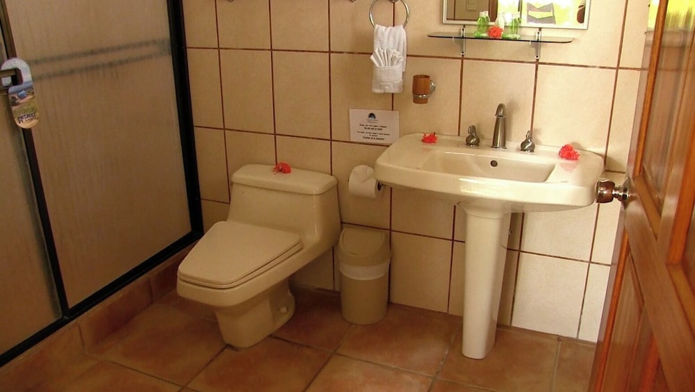 Standard Double Room, 1 Bedroom, Garden View photo 2