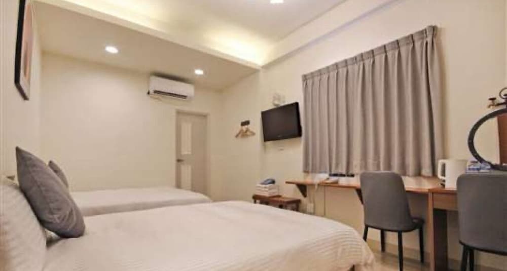 Standard Quadruple Room - Photo 8