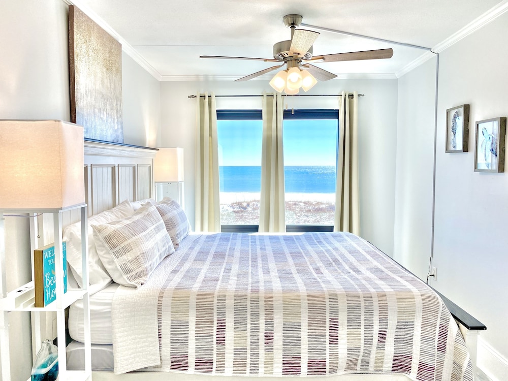 Condo, 2 Bedrooms, Balcony, Beachfront (202) photo 2